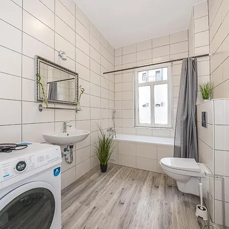 B1 Ruhiges 2-zimmer-studio Mit Balkon Apartament