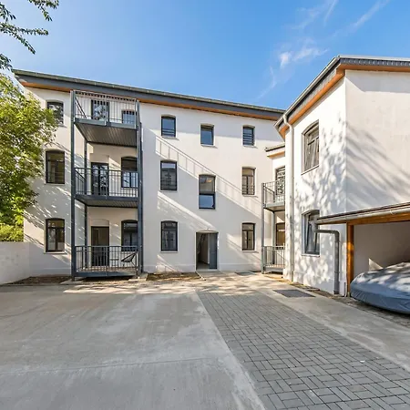 B1 Ruhiges 2-zimmer-studio Mit Balkon * Halle (Saale)
